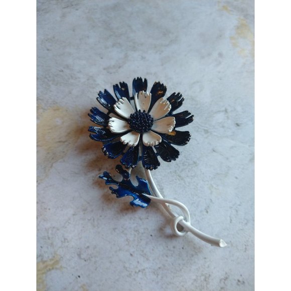 Vintage Enamel Blue and White Flower Brooch Pin Estate Jewelry - Picture 3 of 8
